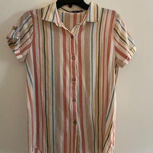 Multicolor shirt size medium. Brand is Doe & Rae.
